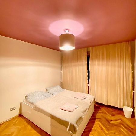 Entire Apartment In A Super Location - Cheap Monthly Rate Краков Экстерьер фото