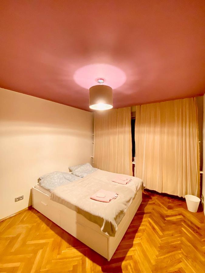 Entire Apartment In A Super Location - Cheap Monthly Rate Краков Экстерьер фото